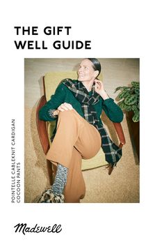 Gift Guide Women, Cross Gift, Minimalist Lifestyle, Retro Vintage Style, Madewell Jeans, The Present, To Do, Sweater Shop, Plaid Scarf