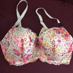 New With Tags Victoria's Secret Padded Bra For Spring, Victoria's Secret Spring Padded Bra, Spring Victoria's Secret Padded Bra, Victoria's Secret Padded Bra, Fitted Multicolor Bra With Floral Print, Spring Floral Print Multicolor Bra, Summer White Partially Lined Bra, Victoria's Secret Bra With Built-in Support For Spring, Victoria's Secret Summer Bra Partially Lined