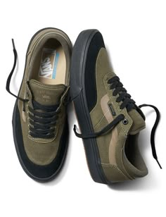 shoes Mens Vans Shoes, Vans Skate, Sneakers Vans, Skateboarder, Cool Shoes, Vans Sneakers, Sneakers Men Fashion