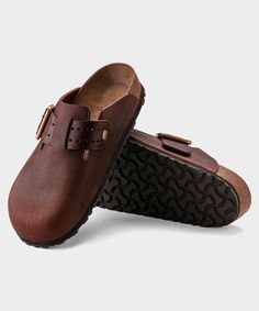 Casual Brown Cork Clogs, Casual Cork Clogs With Round Toe, Leather Slip-on Clogs With Textured Footbed, Casual Cork Slip-on Clogs, Rugged Leather Footbed Mules, Casual Slip-on Cork Clogs, Casual Cork Clogs With Removable Insole, Cork Clogs With Cushioned Footbed, Cork Clogs With Cushioned Footbed, Slip-on