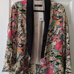 Cute Cream Floral Blazer With Black Detail. Brand New Never Worn. Size S Chic Beige Floral Print Outerwear, Chic Floral Print Fall Blazer, Spring Cream Blazer For Day Out, Cream Blazer For Spring Day Out, Floral Blazer, Colored Blazer, Black Cream, Blazer Suit, Suit Jacket