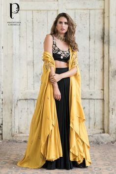 Black Crop Top Skirt, Black Lehenga, Salwar Kamiz, Red Lehenga, Indian Gowns, Indian Dress, Crop Top Skirt, Dress Indian Style, فستان سهرة