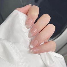 Sublimez vos ongles avec nos superbes faux ongles rose cristal. Ces ongles à presser faits main sont conçus pour donner à vos ongles un aspect impeccable et élégant, parfaits pour toutes les occasions. Le rose dégradé passe en douceur d'une teinte douce et délicate à un rose cristal vif, ajoutant une touche de sophistication à votre style. Nos ongles sont fabriqués à partir de matériaux de haute qualité qui assurent la durabilité et un ajustement confortable. Chaque lot comprend une variété de t Trends Nails, Fake Nails With Glue, Shiny Nails, Fake Nail, Diamond Nails, Nails 2024, Art Nails, 2024 Trends, Prom Nails