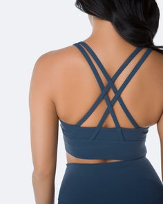 More than just a sports bra! It’s an eye-catcher no matter where you go. Strappy back and classy round neckline elongates your silhouette and adds a touch of chic to your look. Dance Leggings, Lilac Grey, High Intensity Workout, Blue Tank Top, Sport Bh, Short Leggings, Pair Of Pants, Sports Bra Sizing, Bike Shorts