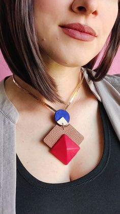 This Pendant Choker in Raspberry color is a statement necklace piece inspired by mid century modern style. Modern Red Necklace For Gift, Modern Red Necklace Perfect As A Gift, Modern Red Geometric Jewelry, Bold Geometric Jewelry For Gifts, Bauhaus Jewelry, Architectural Jewelry, Contemporary Necklace, Collar Choker, Raspberry Color