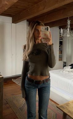 Paige Lorenze Paige Lorenze Outfits, Hockey Wags Outfits, Outfits For Blondes, Paige Lorenze Style, Toronto Outfits, Paige Lorenze, Mountain Weekend, Fashion Catalogue, School Fits