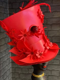 Fantastic red madhatter hat made of foam. Absolutely great to complete your costume with this catchy hat Angelica Rugrats, Caroline White, Foam Wigs, Philadelphia Flower Show, Rainbow Bow, Dutch Girl, Mad Hatter Hat, Sweet Caroline, Carnival Costumes