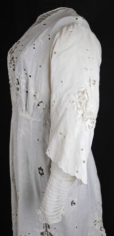 EDWARDIAN CUTWORK WHITEWORK LINEN DRESS, 1912 | eBay Fitted White Dress With Cutwork, Bohemian Cutwork Dress For Spring, White Cutwork Dress For Wedding, Elegant Linen Dresses With Broderie Anglaise, White Fitted Dress With Cutwork, Elegant Wedding Dress With Cutwork, Victorian Broderie Anglaise Dresses For Daywear, Elegant Cutwork Wedding Dress, Vintage White Linen Dresses