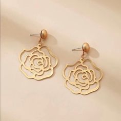 Floral Charm Drop Earrings - Light Gold. *4 For $20 Promo Eligible* Shein Jewelry, Hot Pink Earrings, Cream Earrings, Light Gold Color, Simple Hoop Earrings, Bling Earrings, Beaded Handbag, Statement Drop Earrings, Triangle Earrings