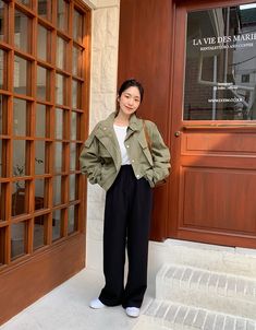 Edgy Tops, Girls Attire, Look Office, Oufits Casual, Korean Girl Fashion, Causual Outfits, Mode Inspiration