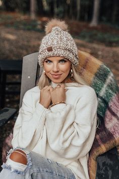 Senior Photo Outfits, Winter Inspiration, Trendy Outfits Winter, Mocha Color, Impressions Online Boutique, Winter Outfit Inspiration, Senior Photo, Nyc Fashion, Model Fits