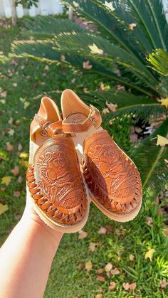 Handmade huaraches from Jalisco, Mexico. Made with 100% leather. SIZING *Please refer to sizing chart* If you wear a half-size shoe we recommend sizing down (ex: Your shoe size is 7.5, size down to size 7) Leather stretches and will mold after a few uses. If you have any questions about sizing please message us. *Please advise since all of our huaraches are handmade with genuine leather minor wrinkles and markings might reflect. Color might also be slightly different from image as lighting and e Hand Tooled Brown Artisan Huarache Sandals, Artisan Hand-tooled Brown Huarache Sandals, Artisan Brown Hand-tooled Huarache Sandals, Adjustable Brown Huaraches For Festival, Adjustable Leather Huarache Sandals Hand Tooled, Adjustable Leather Traditional Huaraches, Adjustable Hand Tooled Leather Huarache Sandals, Artisan Hand-tooled Brown Huaraches, Artisan Brown Hand Tooled Huaraches