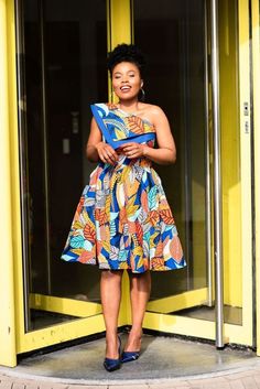 Short Gown Styles, South African Traditional Dresses, African Ladies, African Traditional Wear, Ankara Short, Stylish Naija, Ankara Short Gown Styles, Shweshwe Dresses, Outfit Dinner