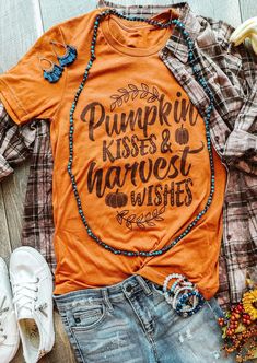 Under Your Spell, Fall Shirts, Halloween Pumpkin, Shirt Ideas, Halloween Tshirts, Nice Tops, Halloween Shirt, Cute Shirts, Halloween Pumpkins