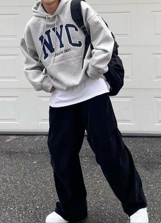 Softboy Style Outfits, Casual Hoodie Outfits Men, Guys Clothing Aesthetic, Streat Wear Boys, Athletic Wear Outfits Men, Chill Sweatpants Outfit, Boy Sweatpants Outfit, Basic Sweatpants Outfit, Pinterest Boy Outfit