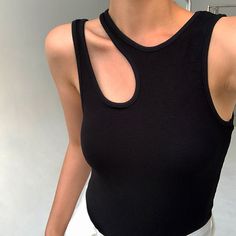 Black Sleeveless Crop Top, Crop Top Styles, Cutout Tank Top, Round Neck Crop Top, Slim Fit Crop Top, Cut Out Top, Hollow Design, Sleeveless Crop Top, Cut Out Design