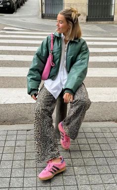 Inspo Outfits Invierno, Cool Outfits Women, Outfit Office Casual, Cool School Outfits, Print Jeans Outfit, Animal Print Clothes, Outfit Animal Print, Look Animal Print, Outfit For Today