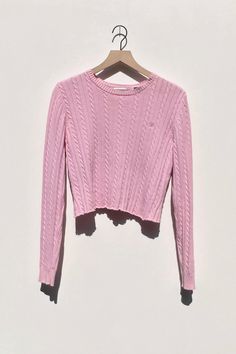 Cropped cable knit sweater in bubblegum/Barbie pink. Y2K era piece. Fits a small US 4-6 best. Measurements Bust 38", Shoulder to Should 17", Length 19" Brand IZOD Tag Size Medium Fabric 100% Cotton Y2k Barbie, Cropped Cable Knit Sweater, Knit Cropped Sweater, Paisley Maxi Dress, Y2k Era, Pink Y2k, Rose Bonbon, Sweetheart Dress, Pullover Sweater Women