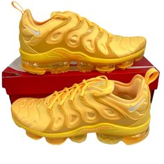 Nike Air Vapormax Plus Citron Pulse/White Dj5993-800 Sneaker Shoes Women’s Sz 10 New In Box. Designed With A Lace-Up Closure For A Secure Fit, These Athletic Shoes Are Perfect For Gym And Training Sessions, Walking, And Running All At Once. The Solid Pattern And Stylish Design Code Dj5993-800 Make These Sneakers A Must-Have For Any Fashion-Forward Woman. These Nike Air Vapormax Sneakers Are Part Of The Nike Air Vapormax Product Line, Ensuring The Highest Quality And Performance. With A Us Shoe S Nike Yellow Running Shoes With Translucent Outsole, Spring Slip-on Running Shoes With Air Cushioning, Yellow Lace-up Sneakers With Air Cushioning, Spring Sneakers With Air Cushioning For Light Sports, Nike Air Max Synthetic Round Toe, Nike Air Max With Synthetic Material And Round Toe, Nike Air Max With Round Toe In Synthetic, Spring Low-top Running Shoes With Air Cushioning, Yellow Synthetic Sneakers With Abzorb Midsole