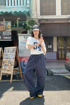 casual outfit inspo Tokyo Casual Outfits, Backpacking Asia Outfits, Study Outfit Summer, Japanese Fashion Street Tokyo Style, Onitsuka Outfit, Mexico 66 Outfit, Japanese Casual Outfits, Tokyo Outfits Japanese Street Styles, Casual Korean Outfits