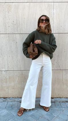 White Pants Outfit, Diy Vetement, Outfit Jeans, Wedding Guest Outfit Summer, Outfits Spring, Mode Inspo, Outfit Inspo Fall, Guest Outfit, Mom Outfits