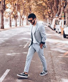 Prom Sneakers Outfit, Vans Outfit Men, Casual Edgy, Look Office, Vans Outfit, Wedding Outfit Men, Mens Fashion Edgy