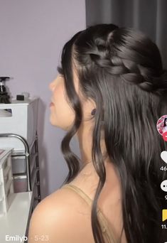 Hairstyles Long Hair Formal, Hi I Hairstyles, Rancho Hairstyles, Hair Styles For Long Hair Party, Hair Styles For Long Hair Half Up Half Down, Cute Hair Back Styles, Hair Ideas For Quinceanera Damas, Cute Easy Wedding Hairstyles, Hair Styles For Graduation Photos