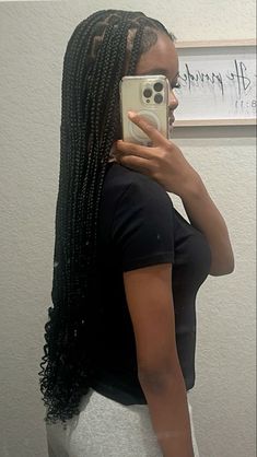 Not Less Hairstyles, Hairstyles Braids With Curls At The End, Cute Braids Medium Length Hair, Black Knotless Braids With Curls At The End, Homecoming Box Braids, 40 Inch Knotless Braids, Waist Knotless Braids, Side Part Medium Knotless Braids, Box Braids Ideas Medium