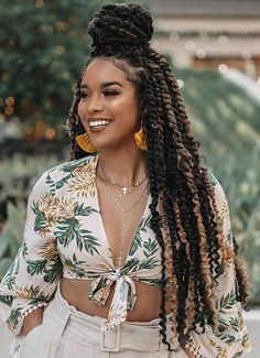 Boho Twists Black Women, Princess Portrait, Marley Twist Hairstyles, Senegalese Twist Hairstyles, Senegalese Twists, American Hairstyles, Faux Locs Hairstyles, Shaved Sides