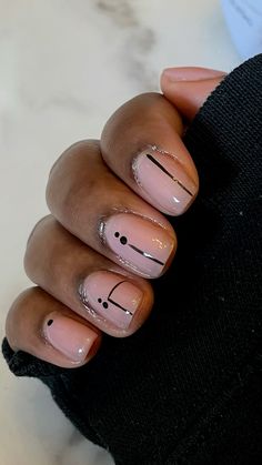 Gel manicure for short nails; minimal nail design on Black woman. designs for short nails on black women. White Line Design Nails Short, Black Woman Nails Manicures, Short Nail Classy Designs, New Mum Nails, Short Nail Minimal Design, Black Abstract Nail Art, Nails 2024 Black Women, Gel Nails On Black Women, Different Nail Shapes On One Hand