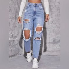 Pants & Jumpsuits | High Waisted Straight Legged Ripped Mom Jeans | Poshmark Going Out Pants, Cute Ripped Jeans, Ripped Jeans Women, Clean Fits, Womens Ripped Jeans, Moda Denim, Streetwear Mode, Denim Patterns, Cooler Look