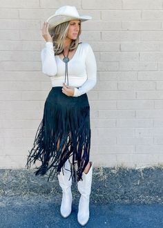 Parton Fringe Skirt - Black - The Farmhouse AZ Western Glam Outfits Women, Western Country Outfits Women, Western Inspired Outfits Women, Cowgirl Rodeo Outfits, Western Chic Outfits Dressy, Western Dance Outfit, Dressy Western Outfits Women, Nfr Outfits For Vegas Cowgirl Fashion, Classy Cowgirl Outfits