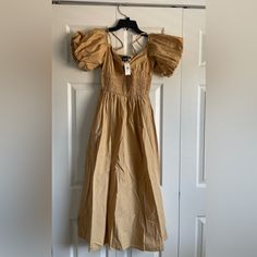 Size Xs But Runs Like Size S. Elegant Short Sleeve Midi Dress By Gap, Casual Gap Maxi Dress, Gap Casual Maxi Dress, Gap Cotton Dresses For Spring, Beige Cotton Midi Dress For Casual Wear, Gap Maxi Length Spring Dresses, Gap Maxi Dresses For Spring, Gap Spring Maxi Dress, Beige Puff Sleeve Cotton Dress