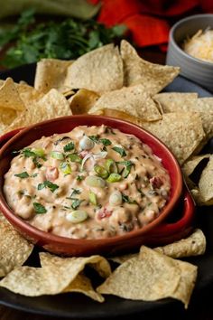 Cheese, seasoned meat, jalapeños, tomatoes, olives, cilantro, and green onions. ​ ​All the makings of a fine plate of nachos. But this recipe combines them all into a quick and easy Nacho Dip. Easy Nacho Dip, Dip For Nachos, Nachos Dip, Hamburger Dip, Nachos Dip Recipe, Nacho Dip, Healthy Dip, Easy Nachos, Healthy Finger Foods