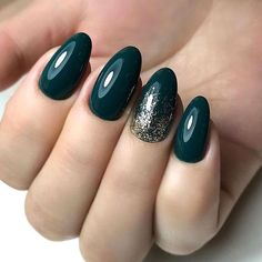 Emerald Nails, Dark Green Nails, Elegant Nail Art, Holiday Nail Designs, Nail Colors Winter, Simple Nail Art Designs, Popular Nails, Ombre Hair Color