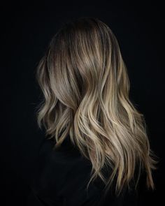 60 Blonde Highlights Inspo Pics To Show Your Colorist Grown Out Highlights, Natural Blondes, Grow Out, Blonde Highlights, Highlights, Blonde Hair, Blonde, Hair