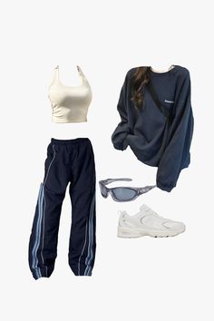 Nike Wide Leg Sweatpants Outfit, Girls Sweatpants Outfit, Sweats And Tank Top Outfit, Sweatpants And Tank Top Outfits, Sweatpants And Crop Top Outfits, Tank Top Outfits Korean, How To Style Black Sweatpants, Crop Top Outfits Korean Style, Nike Sweatpants Outfit