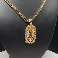 Virgen de Guadalupe Medalla Pendant Necklace Piedra Blanca Cadena 26" Oro Lamina | eBay Necklace Of God, Spicy Chips, White Stones, Figaro Chains, White Stone, Virgin Mary, Body Jewelry, Beautiful Necklaces, Pendant Necklace