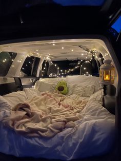 Carboot 
Picnic ideas
Aesthetic Camping Setup, Zelt Camping, Truck Bed Camping