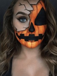 Maquillaje Halloween Infantil, Halloween Makeup Diy Easy, Easy Halloween Makeup Ideas, Maquillage Halloween Simple, Easy Halloween Makeup, Maquillage Yeux Cut Crease, Tattoo Sheet, Creepy Halloween Makeup