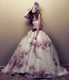 Gorgeous Printed Gown Floral Print Wedding Dress, Lace Wedding Dress, Fancy Dresses, Wedding Gown, Wedding Stuff