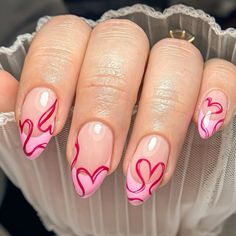 Circular Nail Designs, Raised Nail Designs, August Nails Almond, Carcase Iphone, Valentine Nails, Subtle Nails, Simple Gel Nails