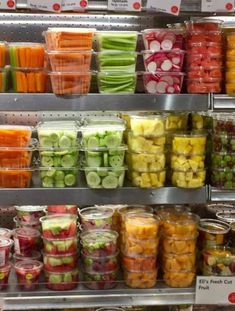 Want fit with fruits then pack your fridge like this. Full Fridge Goals, Organized Fridge, Be Fit, Tapenade, Simple Kitchen, Health Eating