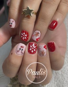 Kids Holiday Nail Designs, Kids Xmas Nails, Kid Christmas Nails, Christmas Nails Kids, Christmas Nails For Kids, Kids Christmas Nails, Christmas Shellac Nails, Navidad Nails, Winter Nail Art Designs