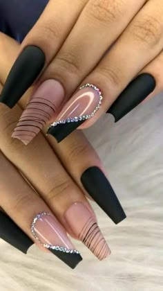 Black Elegant Nails Classy, Summer Nail Art, Nail Tutorial, Makijaż Smokey Eye, Black Nail, Trendy Nail Art, Acrylic Nails Coffin Short, Festival Nails