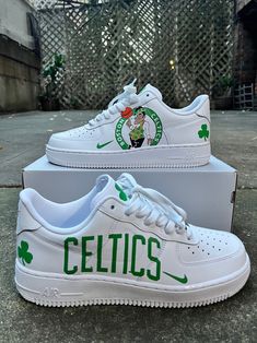 Shoes Af1, Hand Painted Sneakers, Painted Air Force 1, Custom Nike Air Force 1, Custom Nike Air Force, Af1 Custom, Pretty Sneakers, Nike Air Force 1 Custom, Air Force Shoes