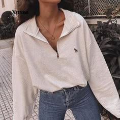 Zip Up Polo, Looks Jeans, Looks Pinterest, Oversized Tops, Vintage Denim Jeans, Women Sweatshirt, 90's Fashion, Autumn Casual, Looks Street Style