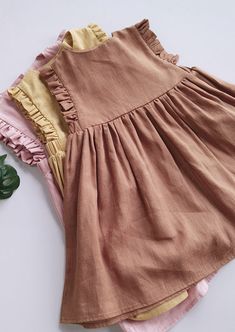 Discover the Perfect Rustic Girls Linen Dress at Hannah Rose Kids Boutique Rustic Dress Outfits, Baby Girl Dress Pattern, Brown Linen Dress, Boho Sewing, Girls Linen Dress, Rustic Dress, Boho Toddler, Country Dress, Kid Dress