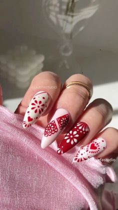 Mexico Independence Day Nails, Mexico City Nails, Papel Picado Nails, Mexican Nails Designs Mexico, Charro Nails, Mexican Inspired Nails Mexico, Anna Nails, Simple Nail Design, Mexican Nails