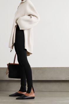 Winteroutfits Chic, Black And White Outfit, Look Legging, Black Leggings Outfit, Legging Outfits, Looks Street Style, Work Outfits Women, Business Attire